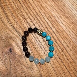 Elegant Beaded Bracelet with Gold Accent